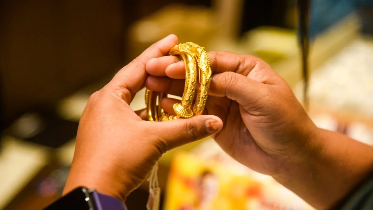 Gold hits Rs361,200 per tola in Pakistan amid global market gains