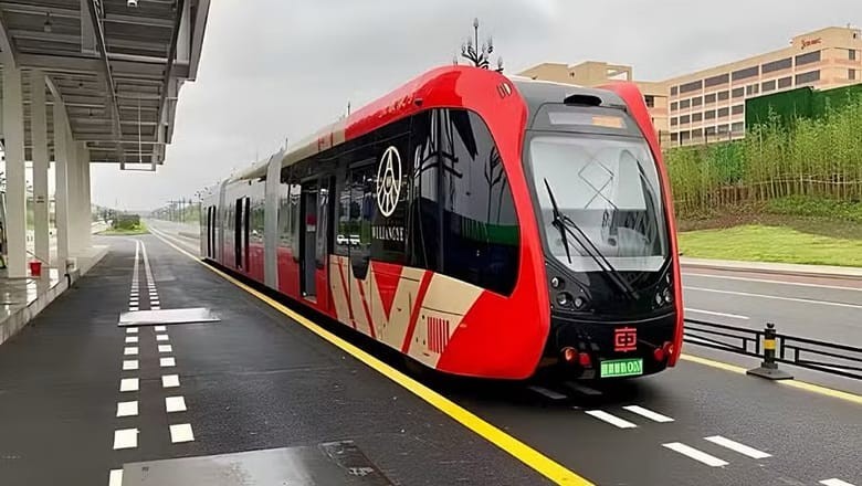 Pakistan unveils first trackless tram service as trial begins in Lahore