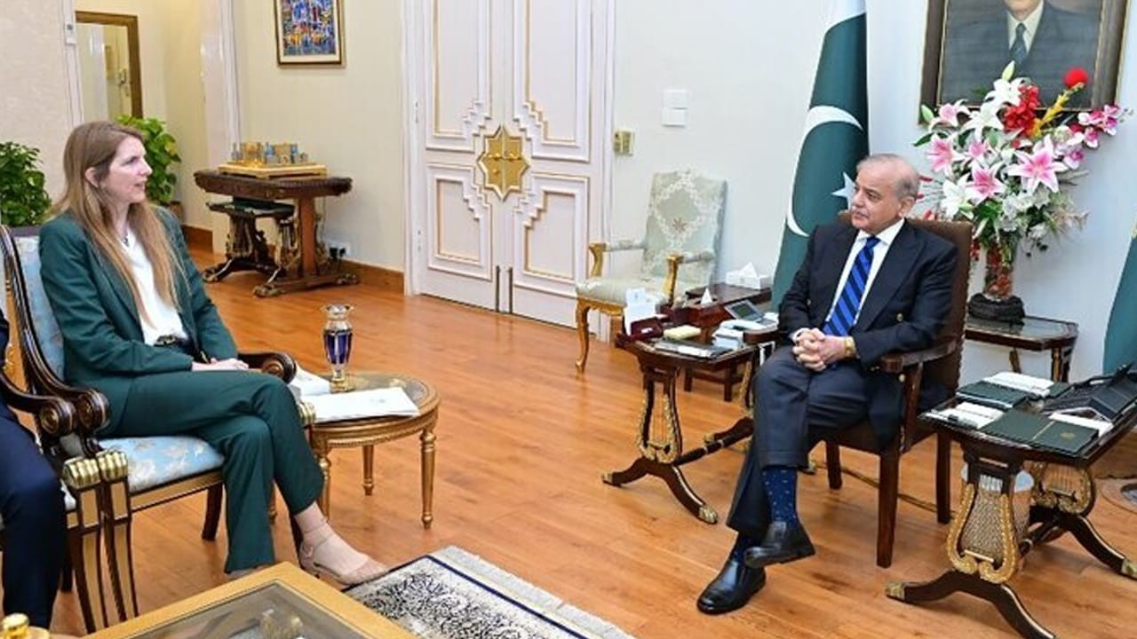 PM Shehbaz reaffirms Pakistan’s willingness for dialogue with India in talks with UK envoy
