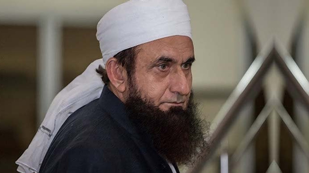Maulana Tariq Jamil condemns brutal beating of Swat madressah student