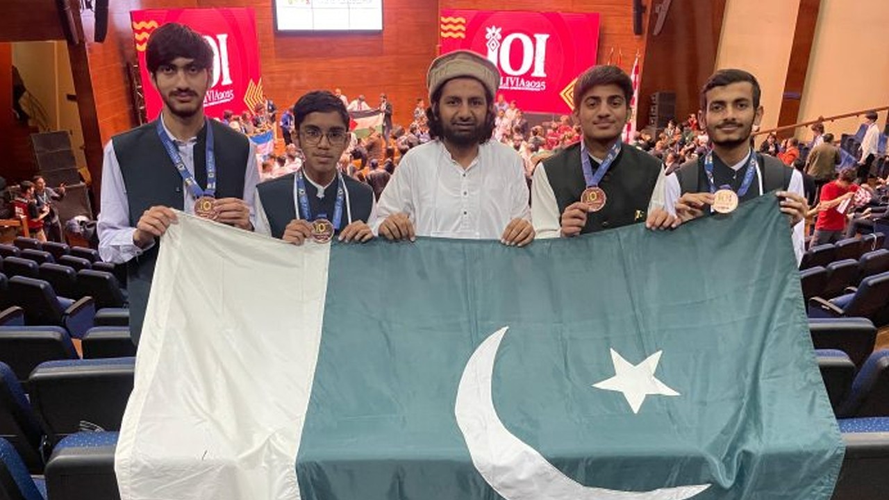 Pakistan clinches 4 bronze medals at IOI 2025