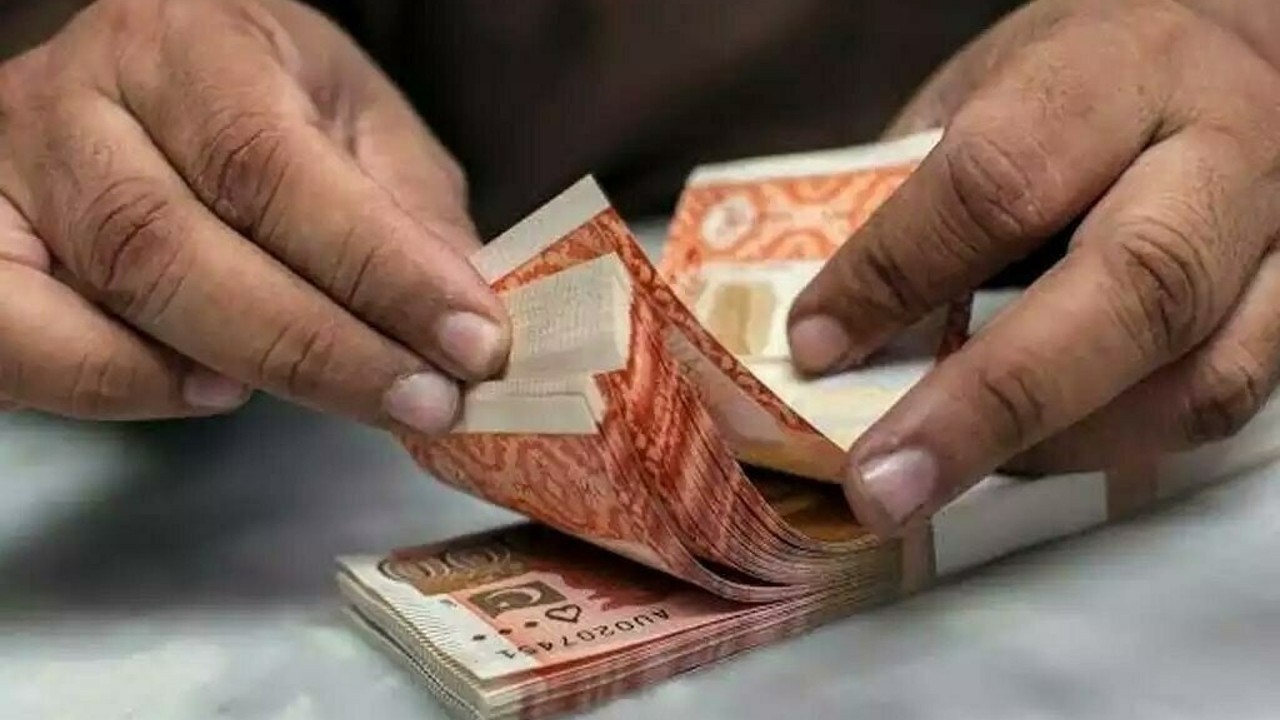 27 is the age parents expect their children to stop relying on them for money: survey