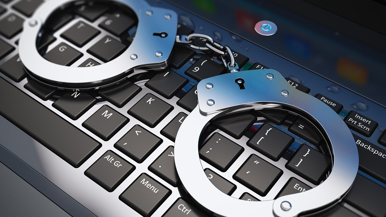 TikToker Junaid Jani arrested with three female relatives in ‘honey trap’ case in Karachi