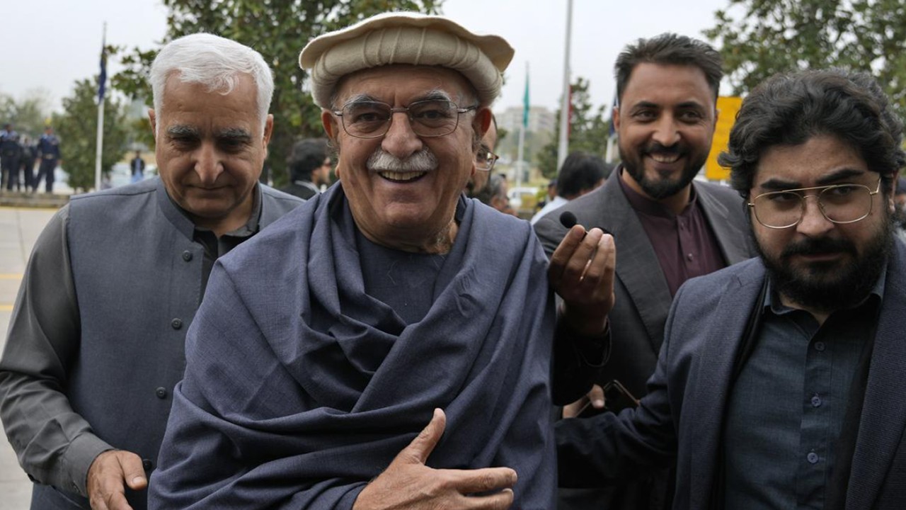 Imran Khan names Mahmood Achakzai as NA leader of opposition