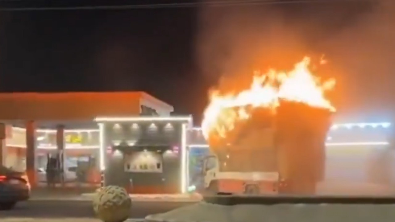 Saudi man awarded 1m riyal for risking life to drive burning truck out of petrol pump