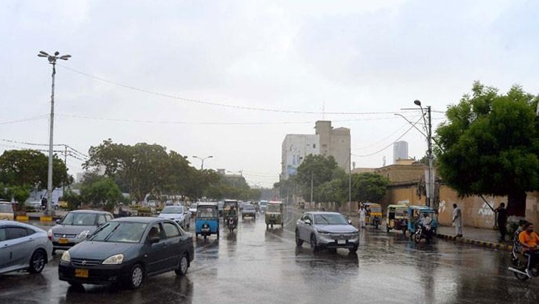 Karachi to see light showers, partly cloudy skies today