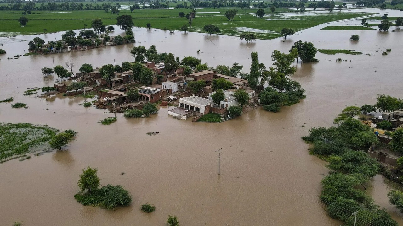 Climate change, governance failures intensify Pakistan’s deadly flood crisis