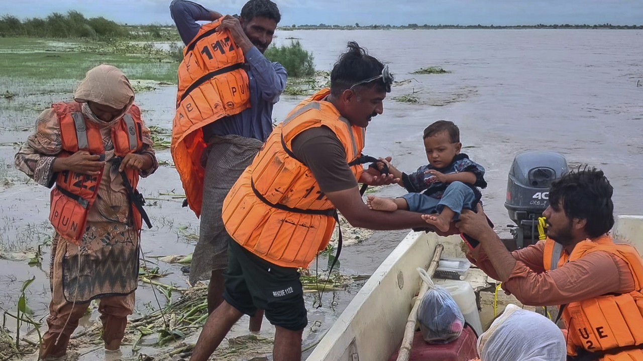 NDMA chairman: 210,000 evacuated as advisories for rain, high floods issued