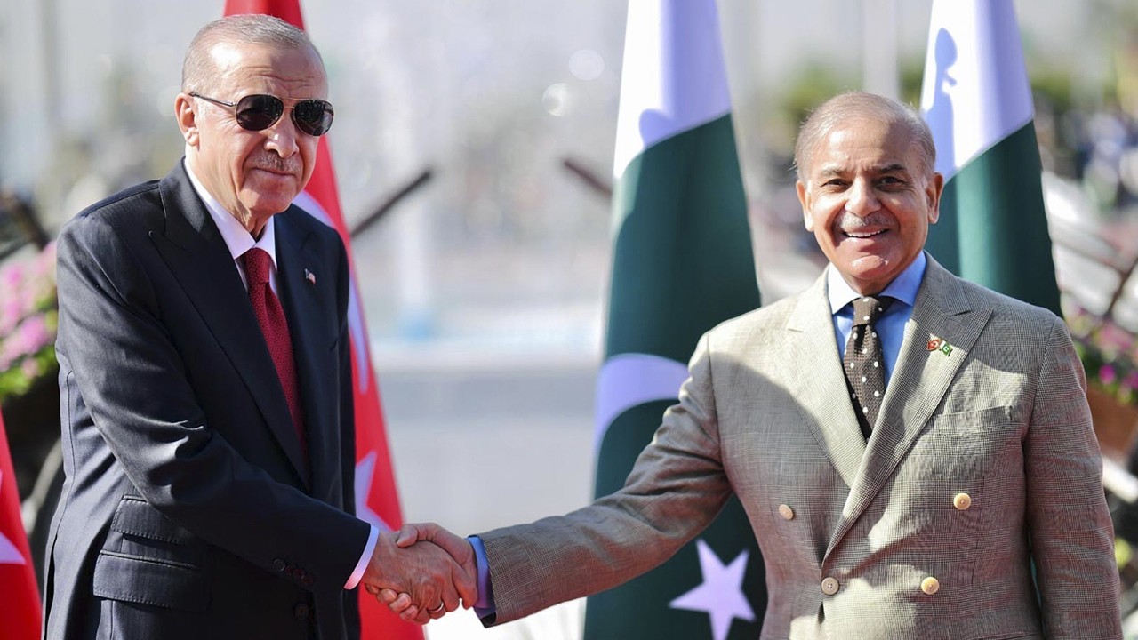 Turkiye offers full support to Pakistan in flood situation