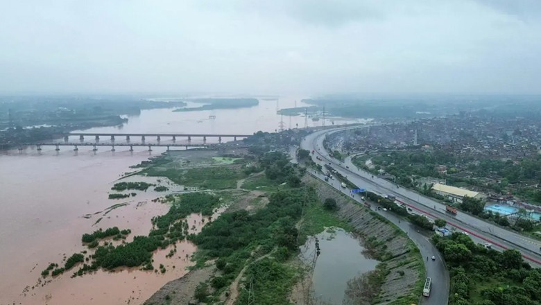 Shepherd loses hand while rescuing neighbours from floods in Shangla