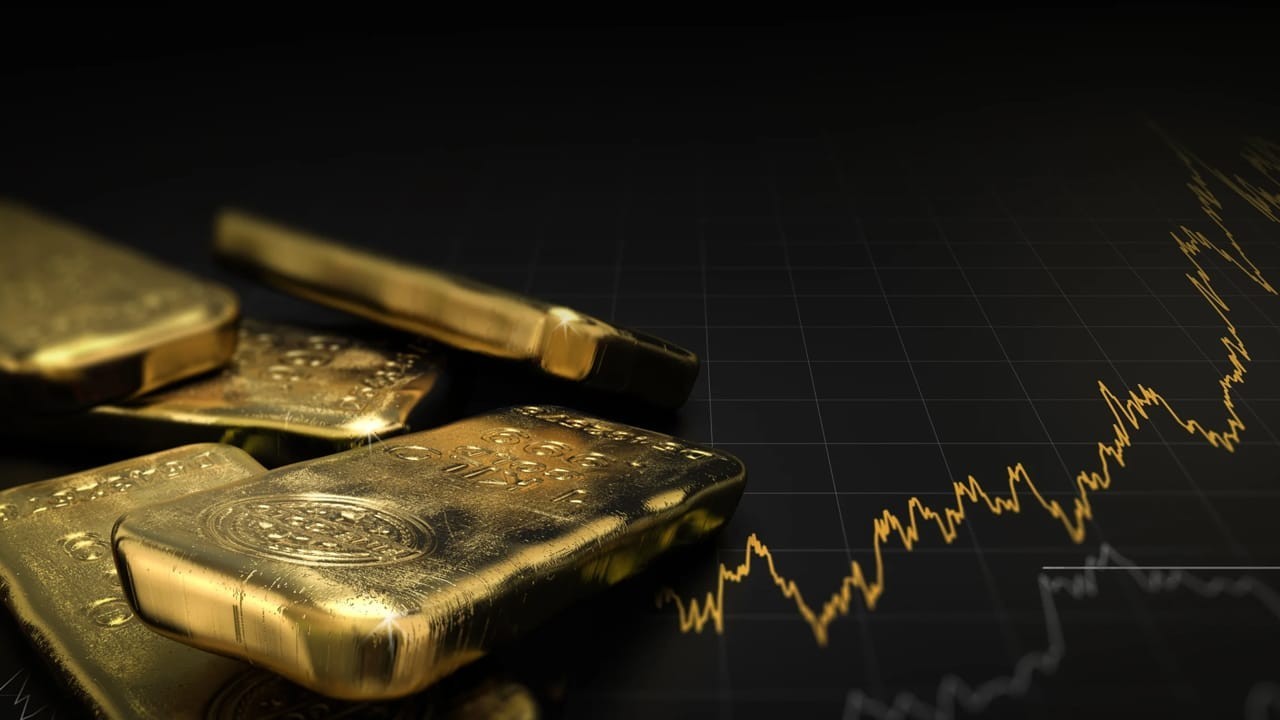 Gold price surges to record Rs367,400 per tola in Pakistan