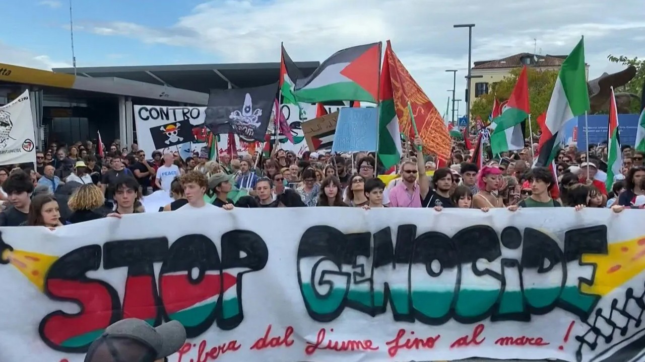 Thousands protest Israeli siege of Gaza near Venice Film Festival