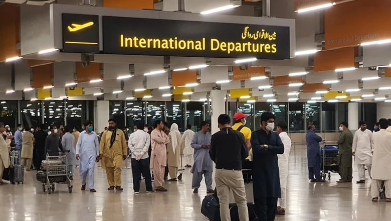 Nearly 2.9 million Pakistanis left country in three years amid inflation, lawlessness