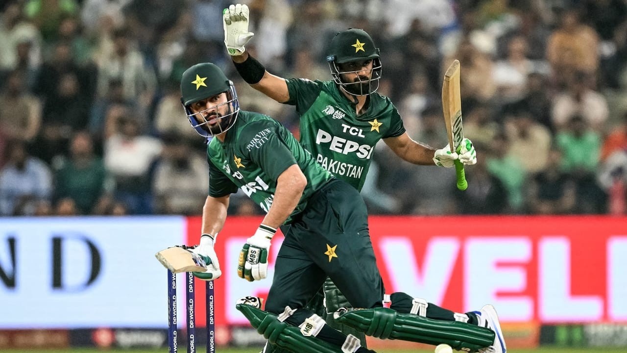 Hussain Talat, Nawaz star as Pakistan thump Sri Lanka by 5 wickets in Super Four