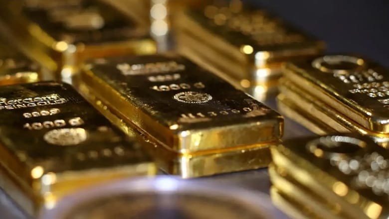 Gold price surges to record Rs410,278 per tola in Pakistan