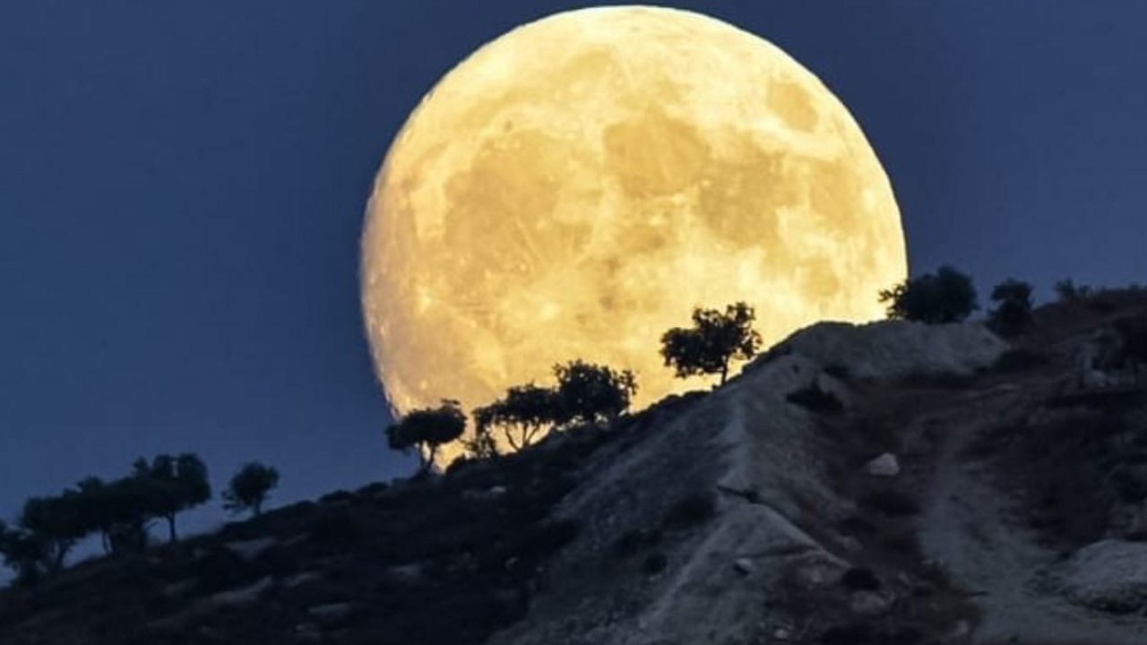 Supermoon to illuminate Pakistan’s Sky on October 7, says SUPARCO