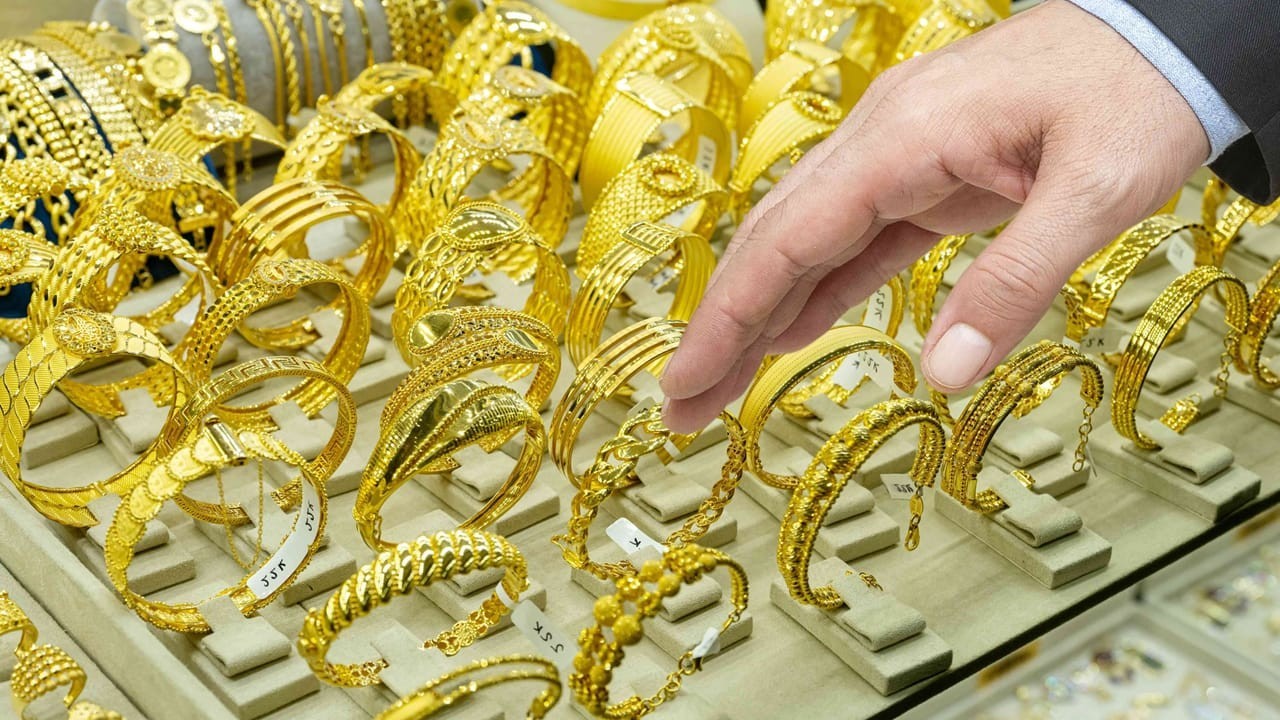 Gold slips below Rs421,000 per tola; silver hits record high