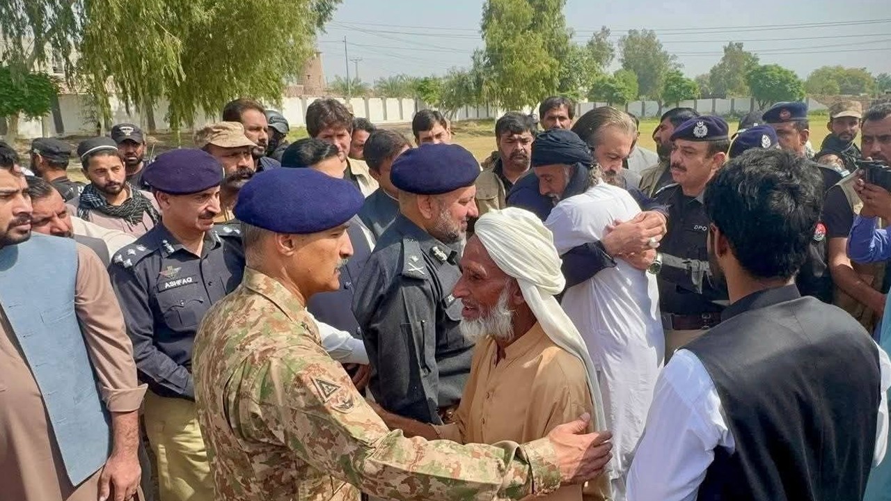 Funeral prayers offered for D.I. Khan police martyrs; CM announces compensation package