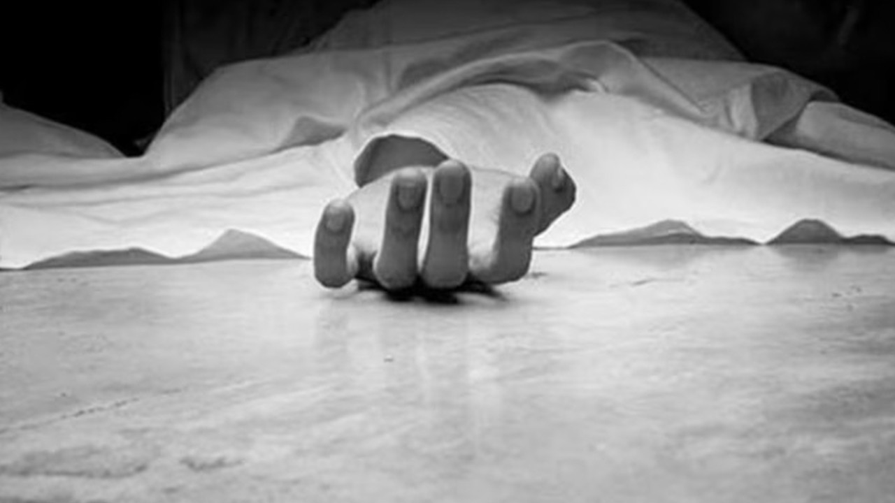 Peshawar man kills wife, 2 daughters before committing suicide