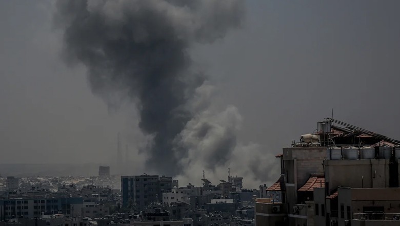 Israel launches airstrikes on Gaza as hopes for lasting peace fade