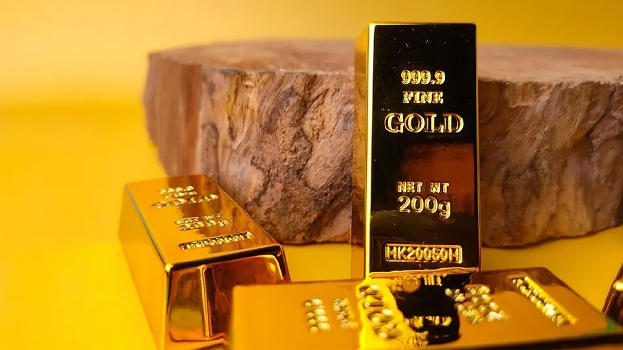 Gold prices rise by Rs1,800 per tola in Pakistan
