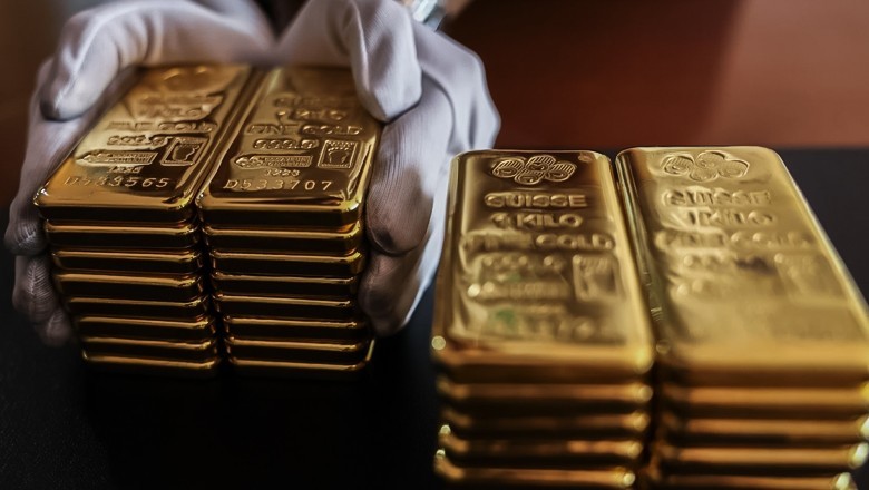 Gold prices rise by Rs1,300 per tola in Pakistan
