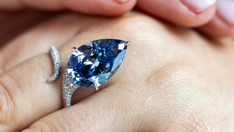 Iconic 'Mellon Blue' diamond sells for $25.6 million at Geneva auction