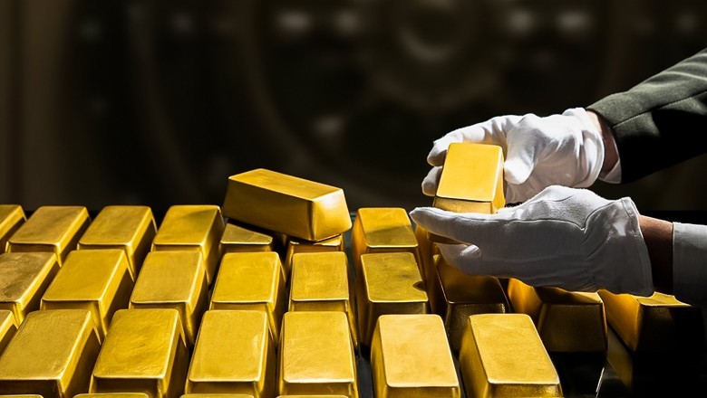 Pakistan gold market sees Rs1,000 decline per tola after rally