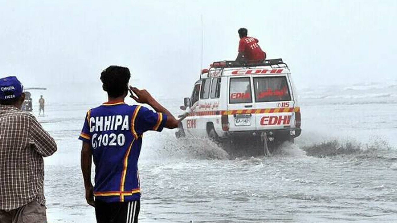 Three Dow medical college students drown at Karachi's Manora beach