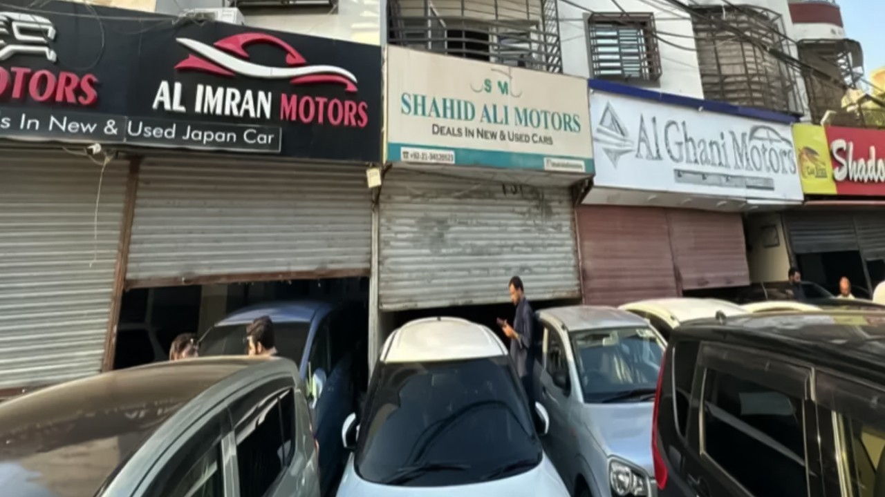 Rs5 million extortion demand: Gunmen open fire on car showroom in Karachi