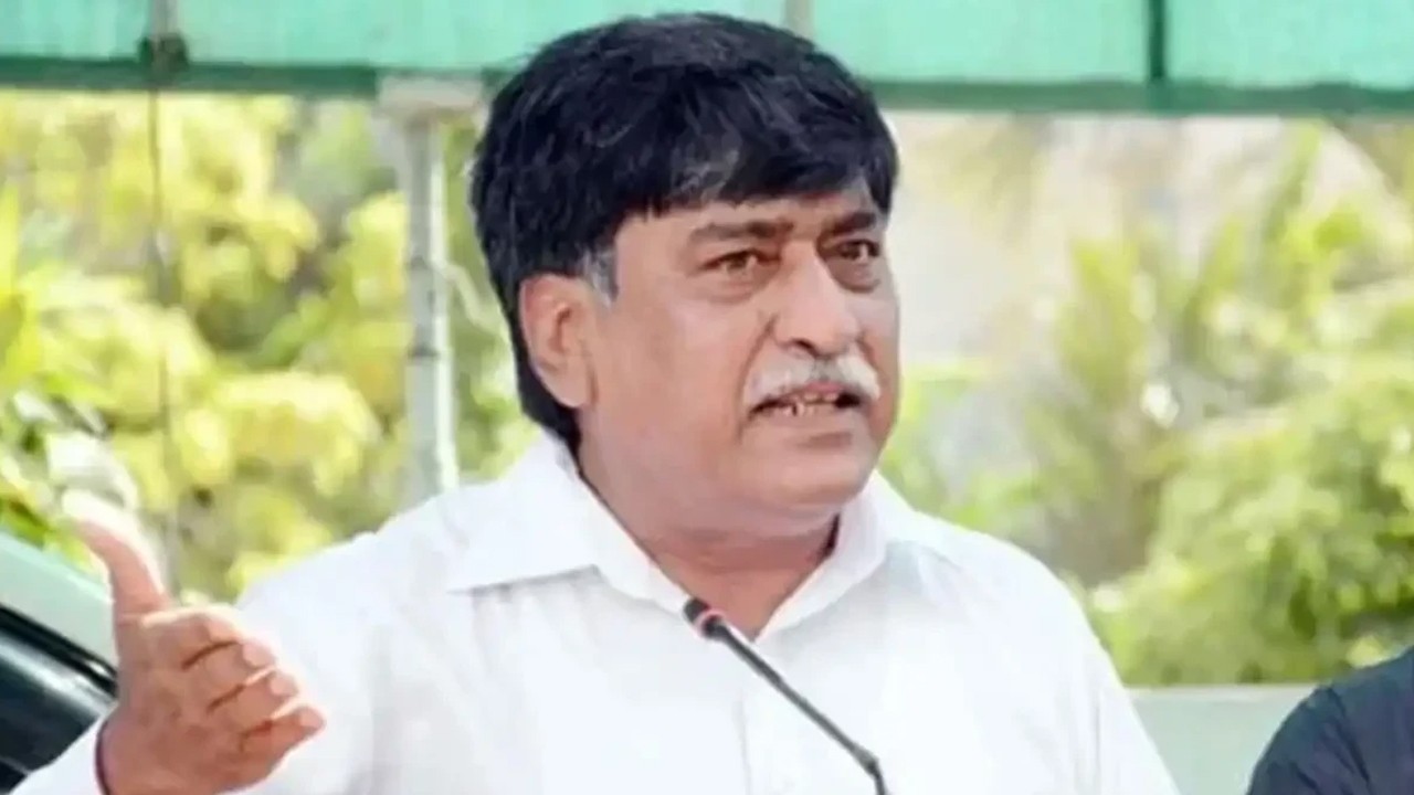 Afaq Ahmed acquitted in dumper torching incitement case