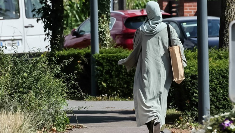 Senate panel tells SBP to stop forcing female staff to wear abayas