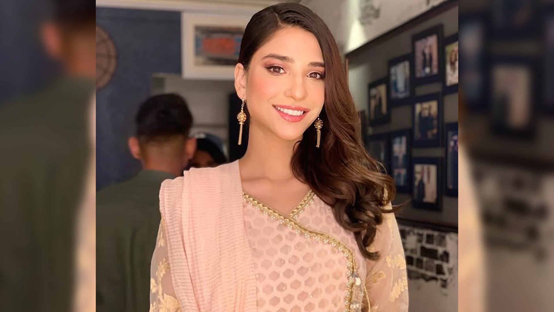 Ramsha Khan says celebrities act as their own paparazzi in Pakistan