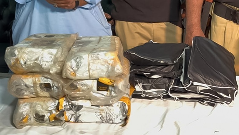 13 suspects arrested in major drug bust in Karachi, narcotics worth nearly Rs1 bn seized