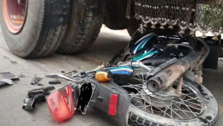 Another motorcyclist crushed to death by speeding dumper in Karachi