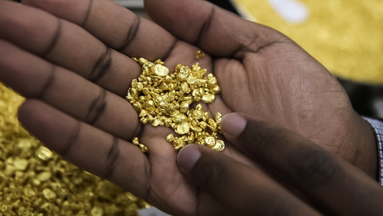 Gold declines by Rs1,000 per tola in Pakistan