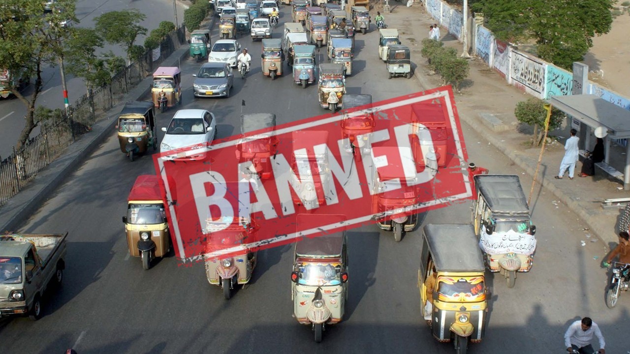 Rickshaw ban expanded to 26 major roads in Karachi