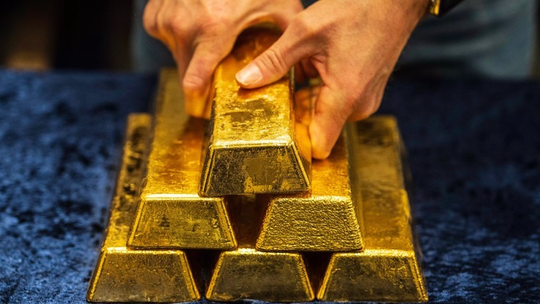 Gold prices rise Rs3,000 per tola in Pakistan